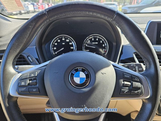 Vehicle image 21 of 23