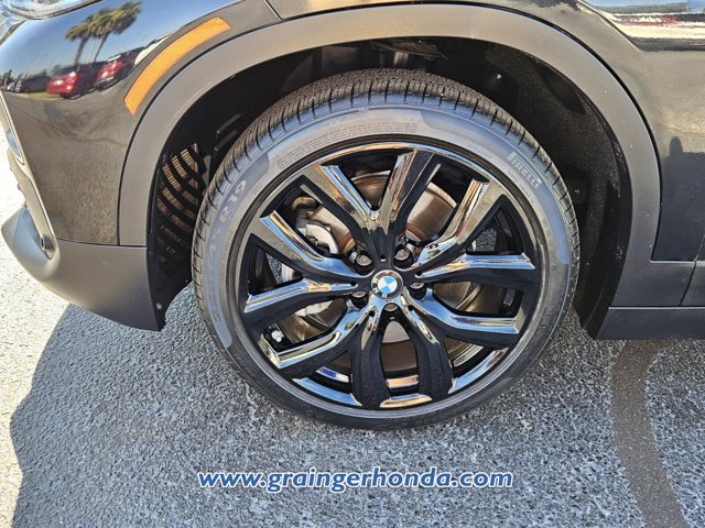 Vehicle image 9 of 23