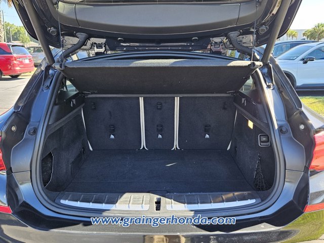 Vehicle image 10 of 23