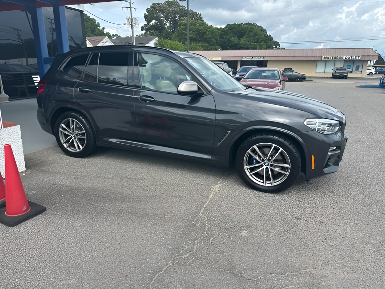 Vehicle image 34 of 39
