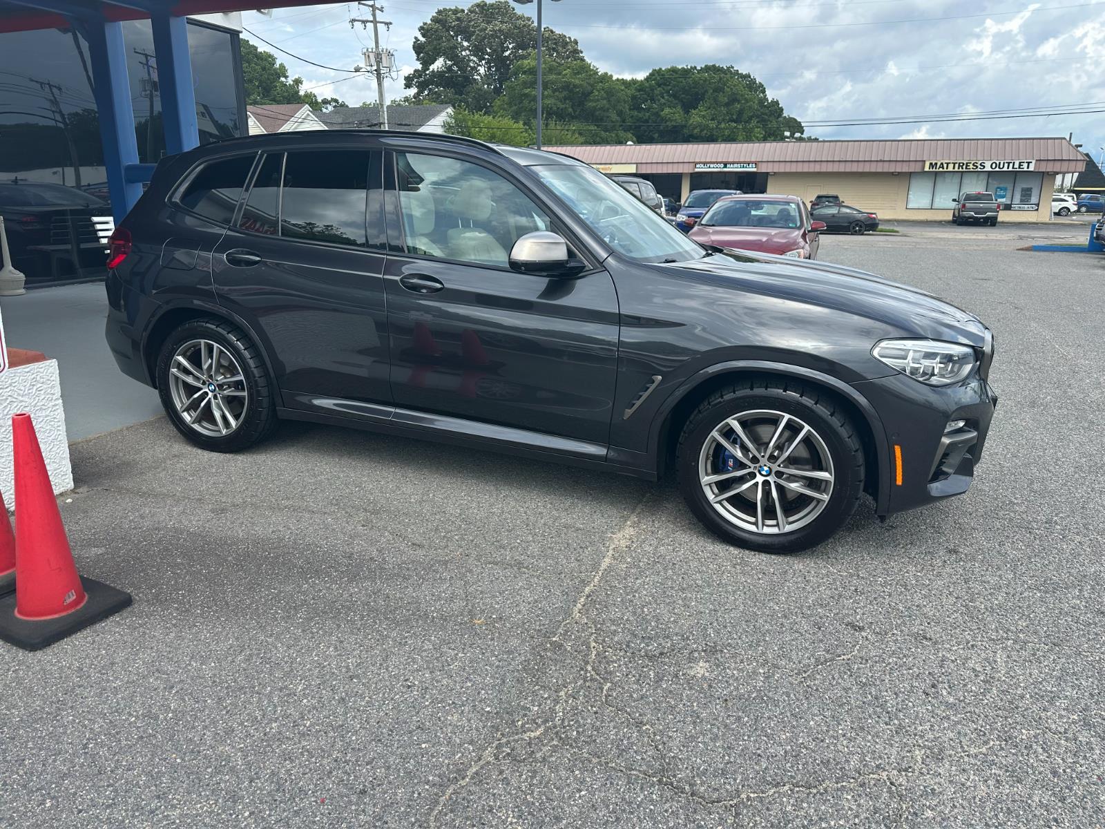 Vehicle image 4 of 39