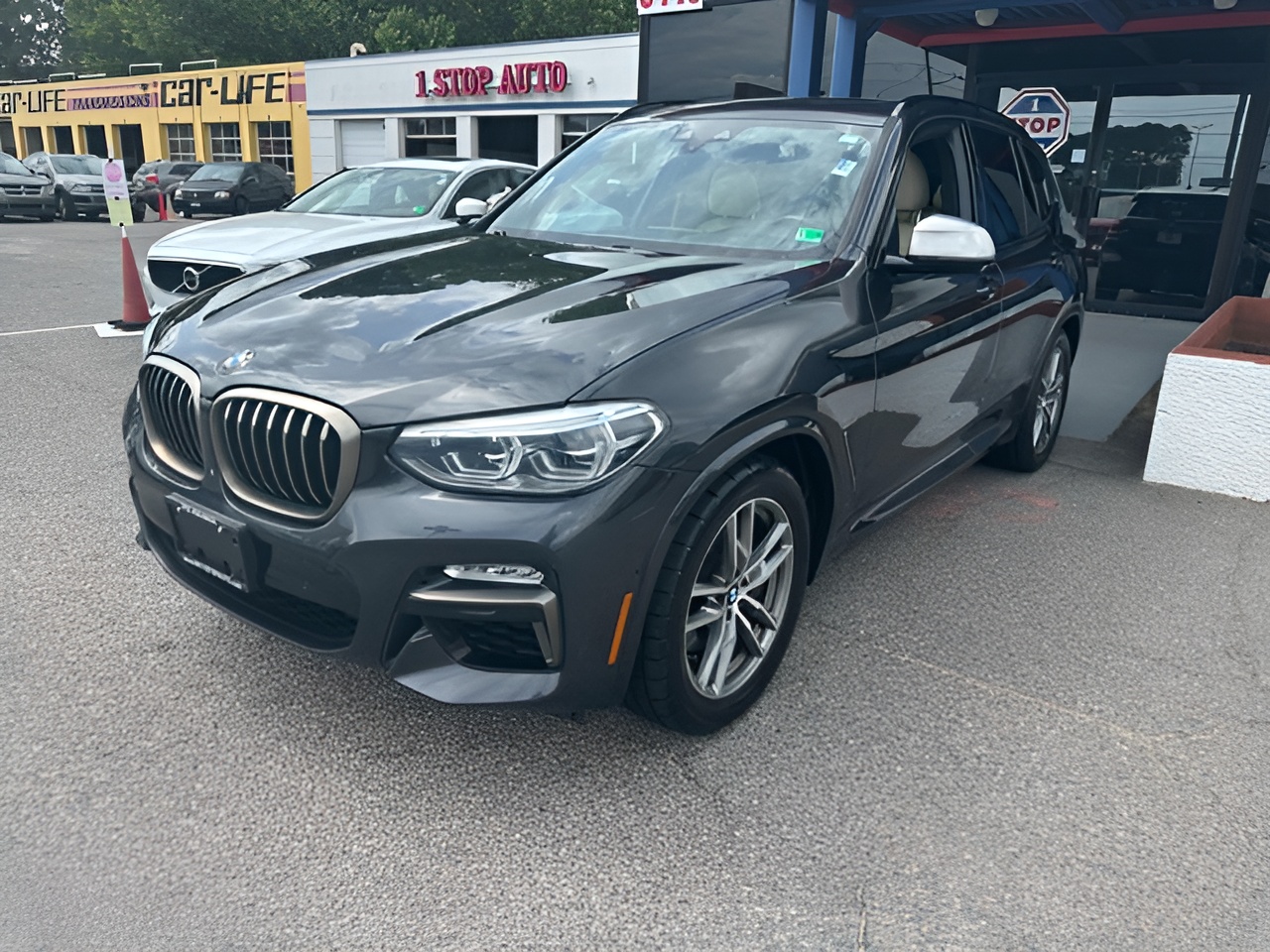 Vehicle image 32 of 39