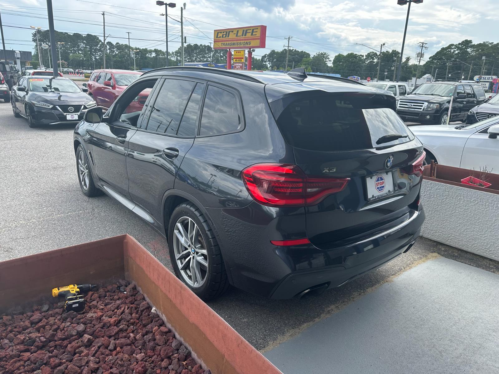 Vehicle image 8 of 39