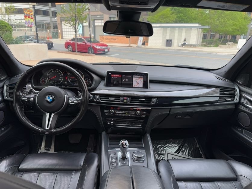 Vehicle image 26 of 40