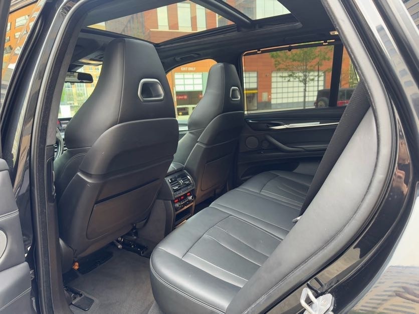 Vehicle image 19 of 40