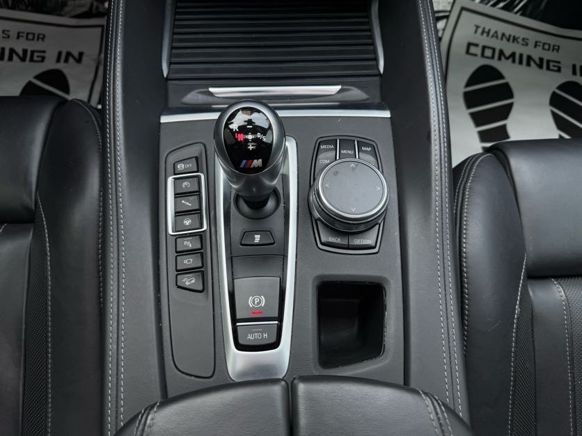 Vehicle image 29 of 40