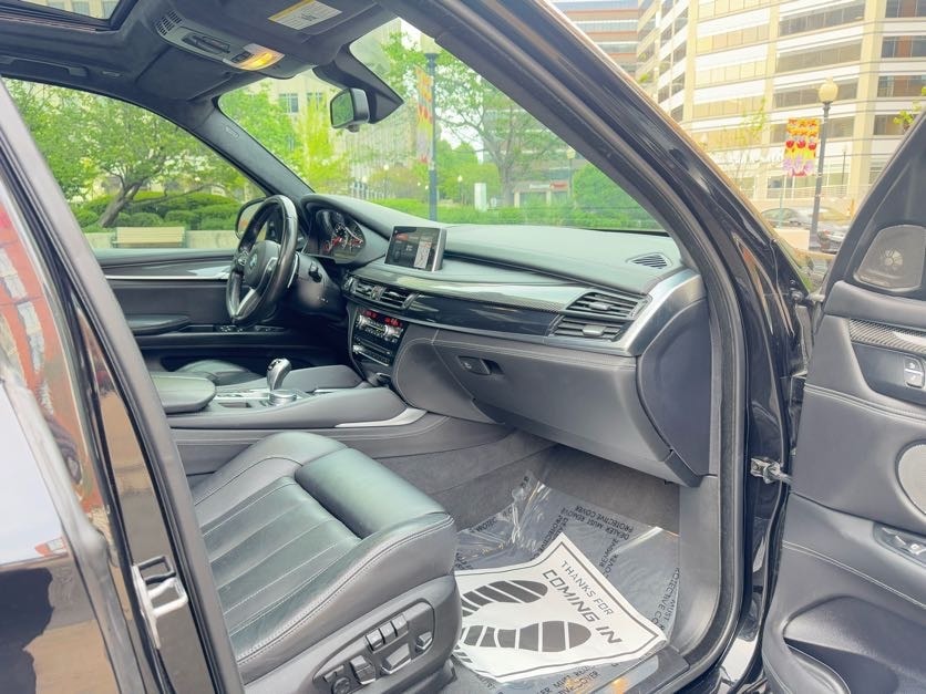 Vehicle image 31 of 40