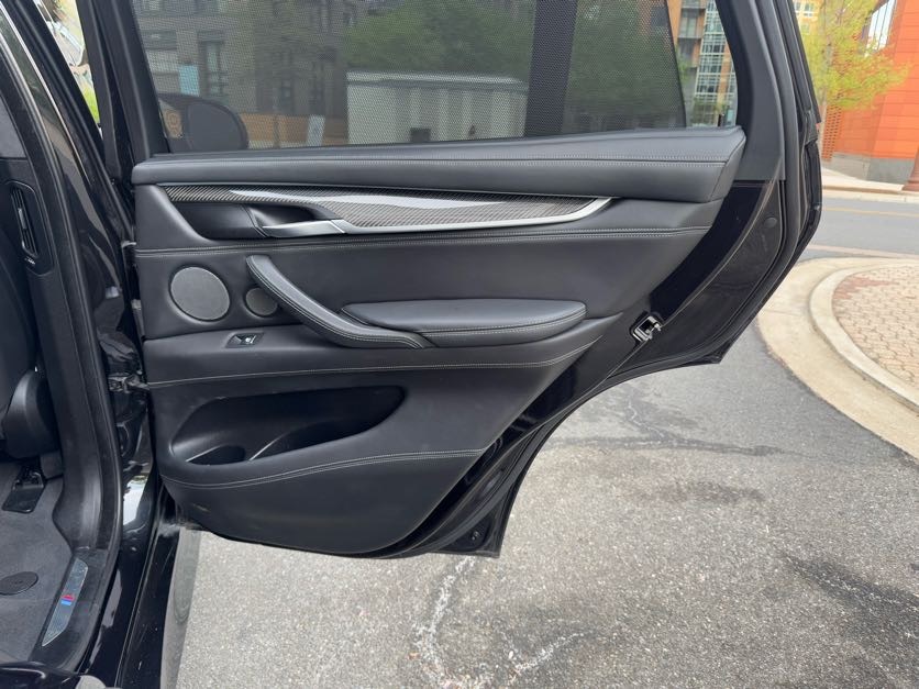 Vehicle image 24 of 40
