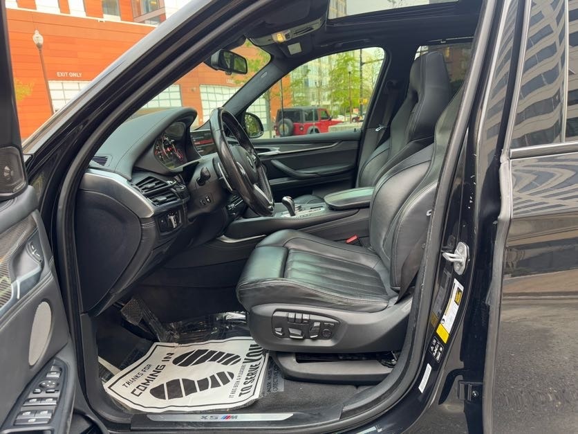 Vehicle image 16 of 40