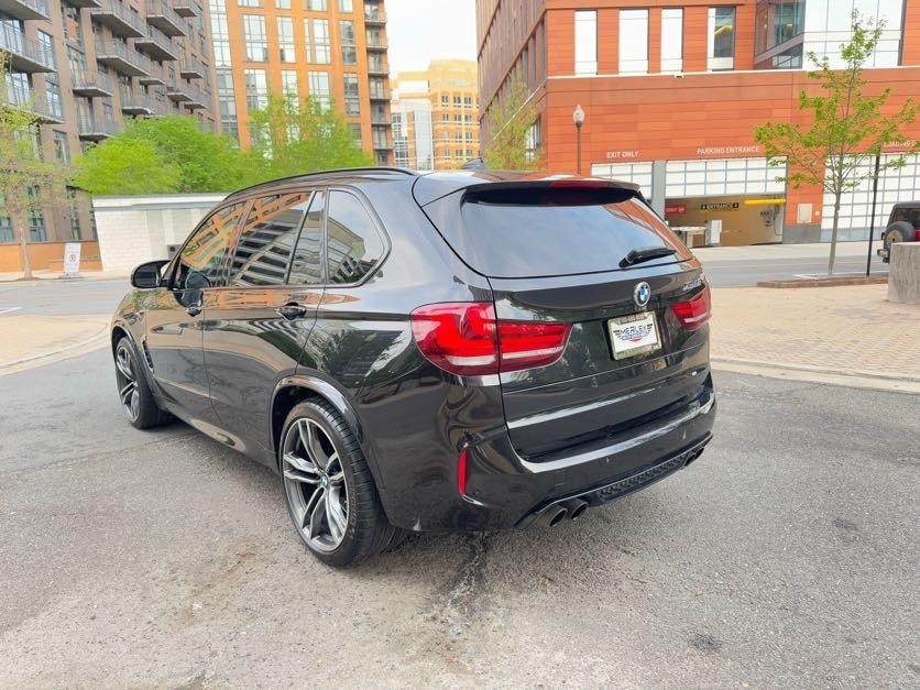 Vehicle image 6 of 40