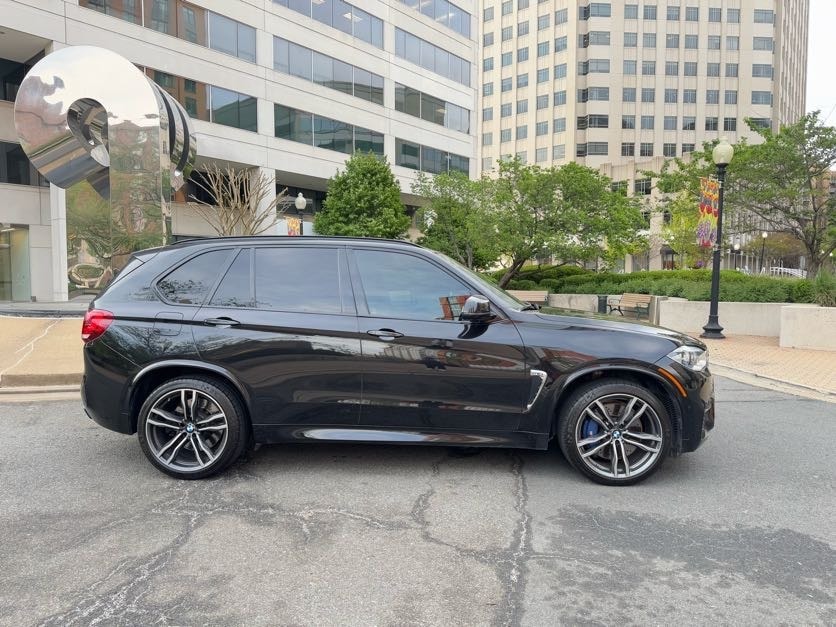 Vehicle image 4 of 40