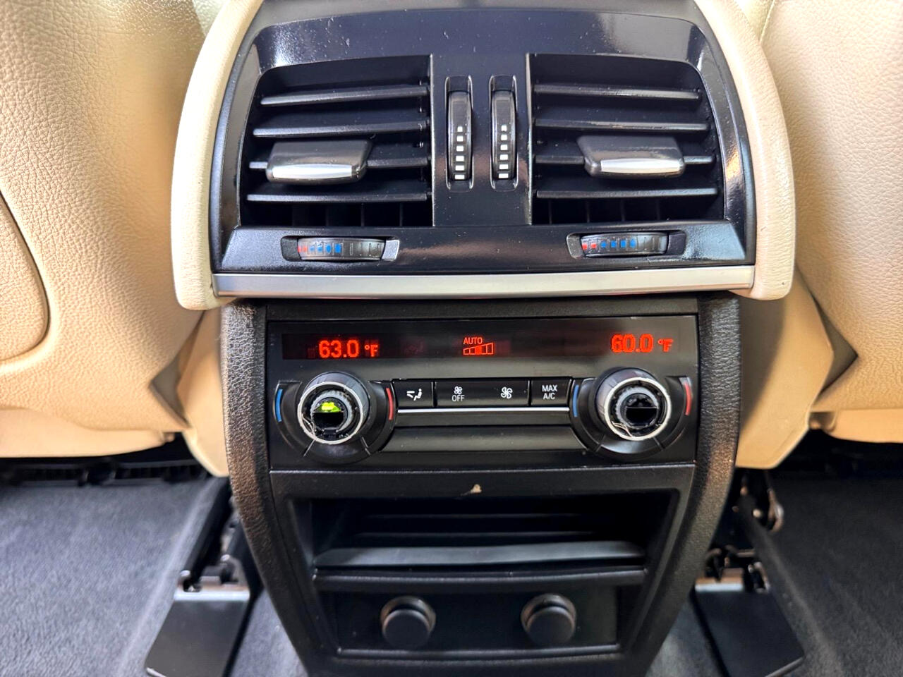 Vehicle image 26 of 31