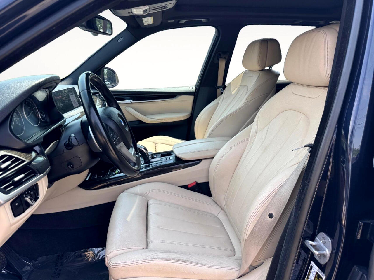 Vehicle image 19 of 31