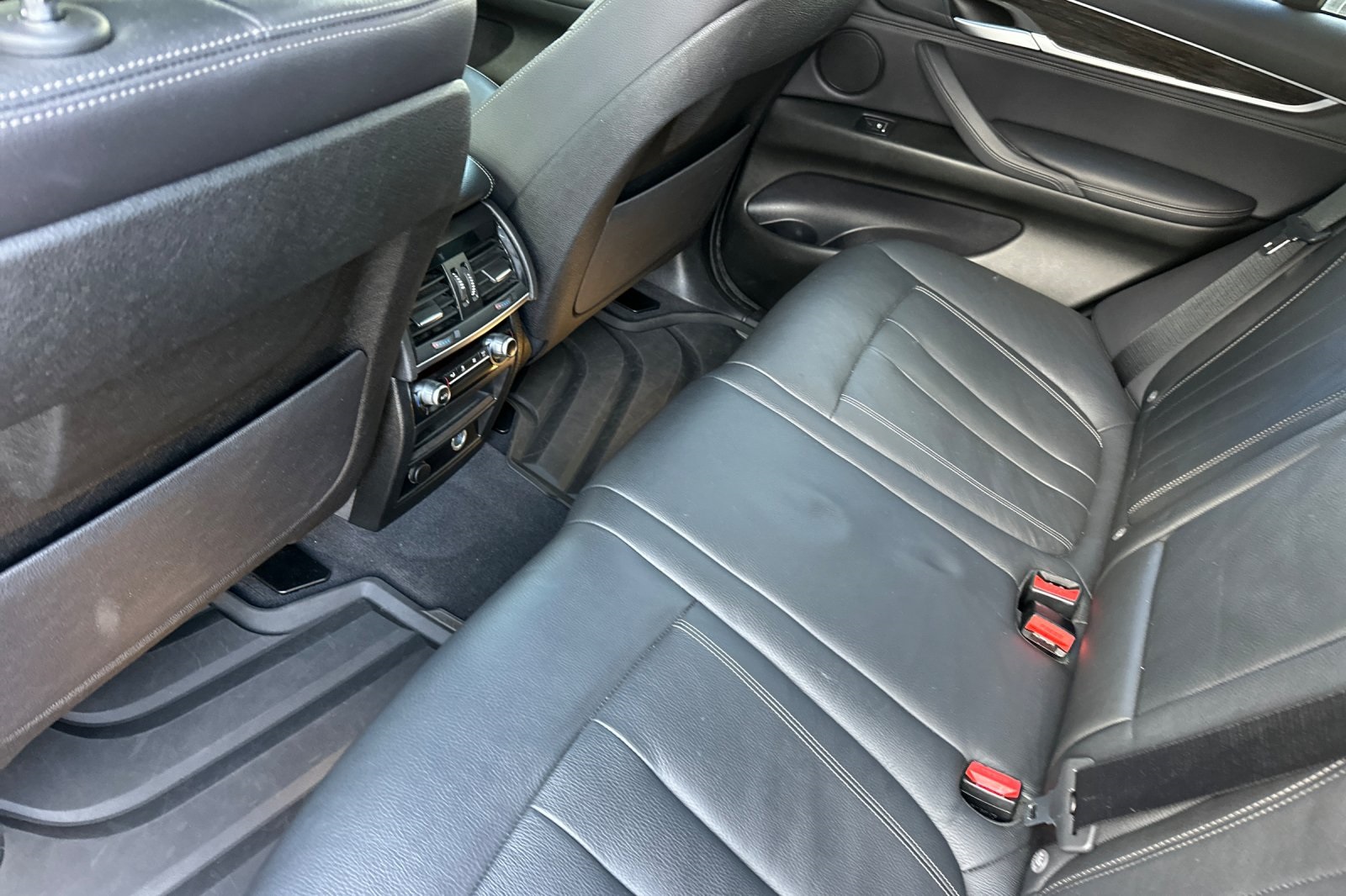 Vehicle image 13 of 36