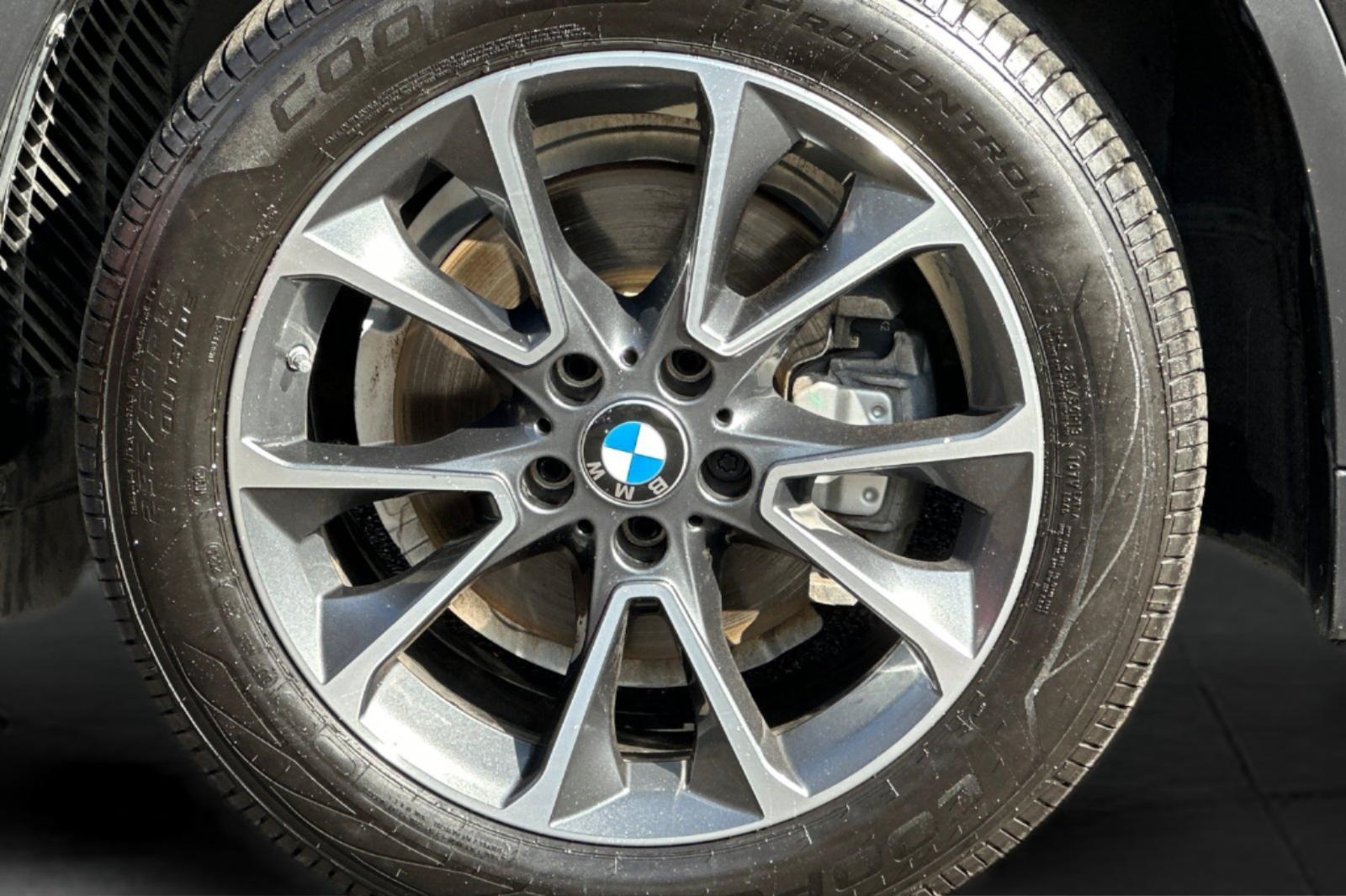 Vehicle image 29 of 36