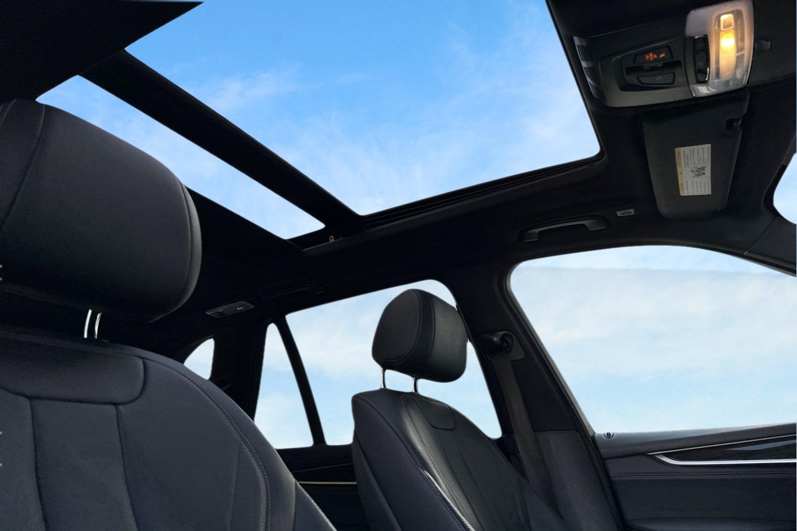 Vehicle image 19 of 36