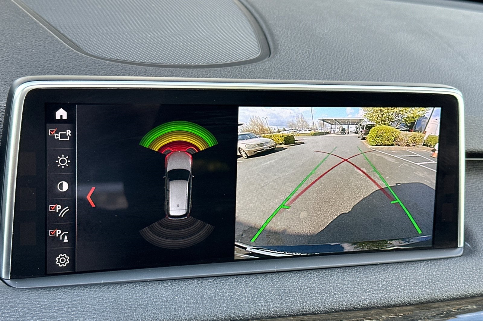 Vehicle image 22 of 36