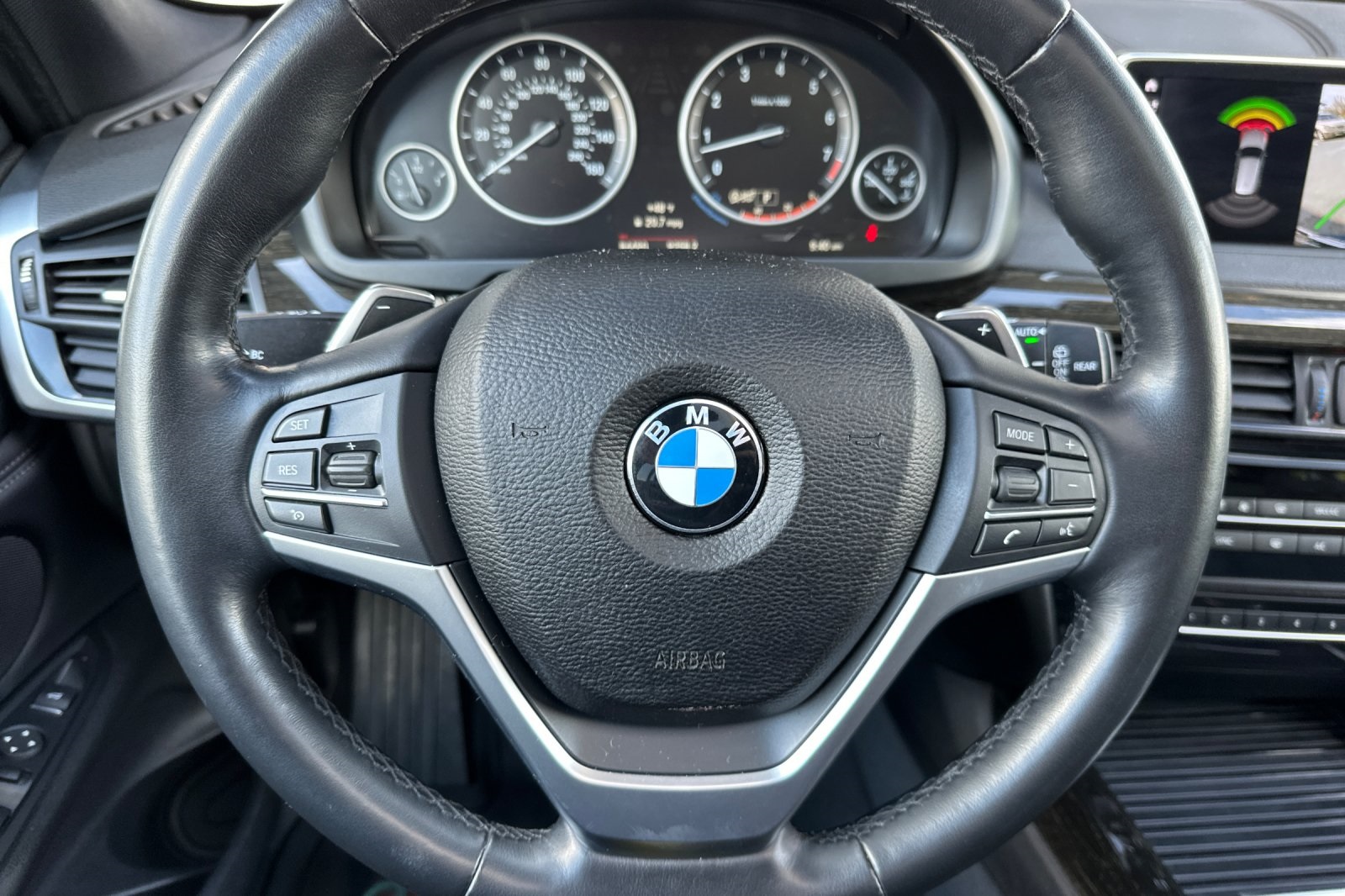 Vehicle image 27 of 36