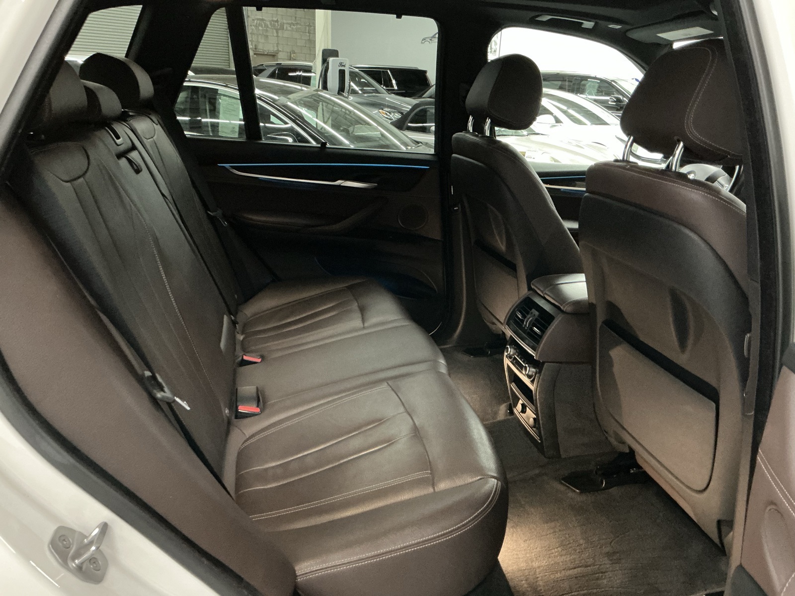 Vehicle image 14 of 34