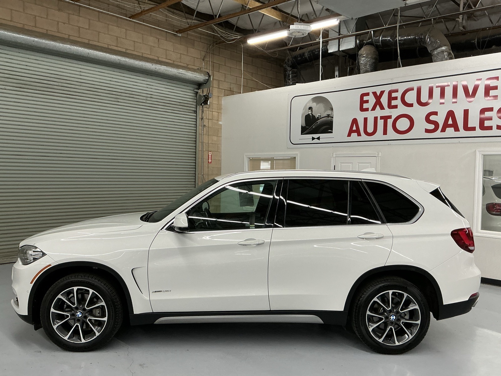 Vehicle image 7 of 34