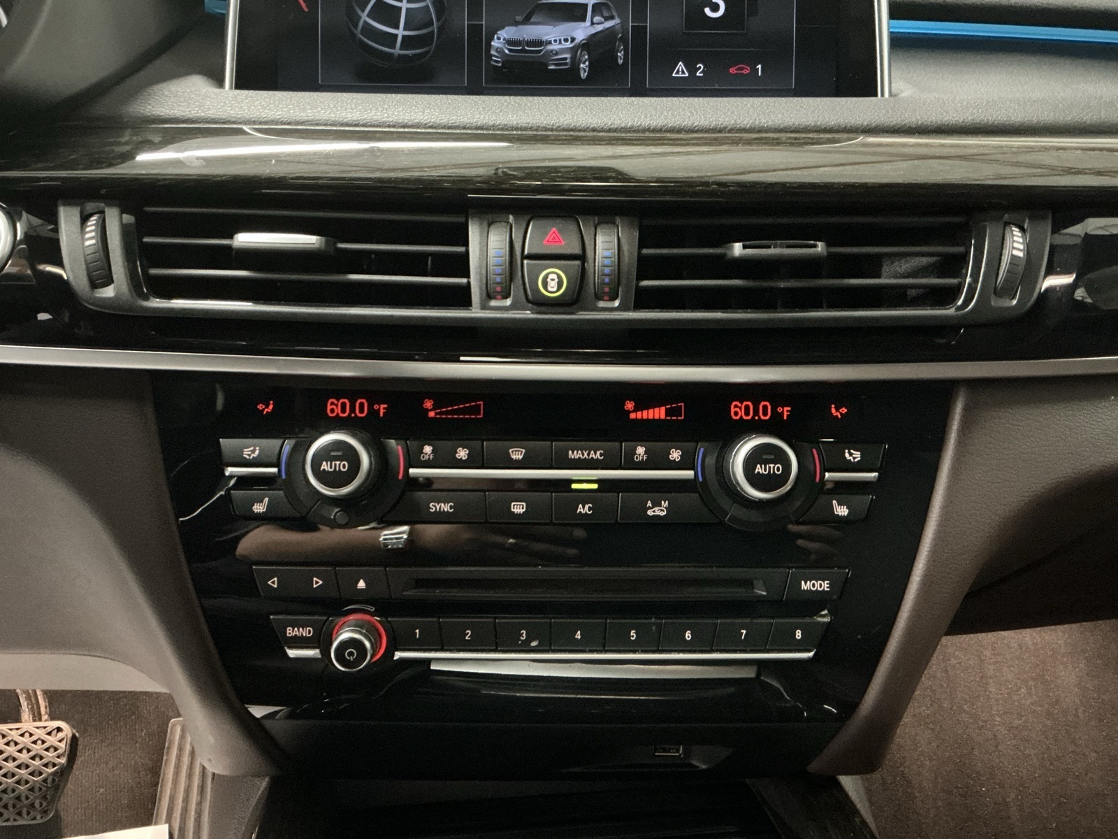 Vehicle image 24 of 34