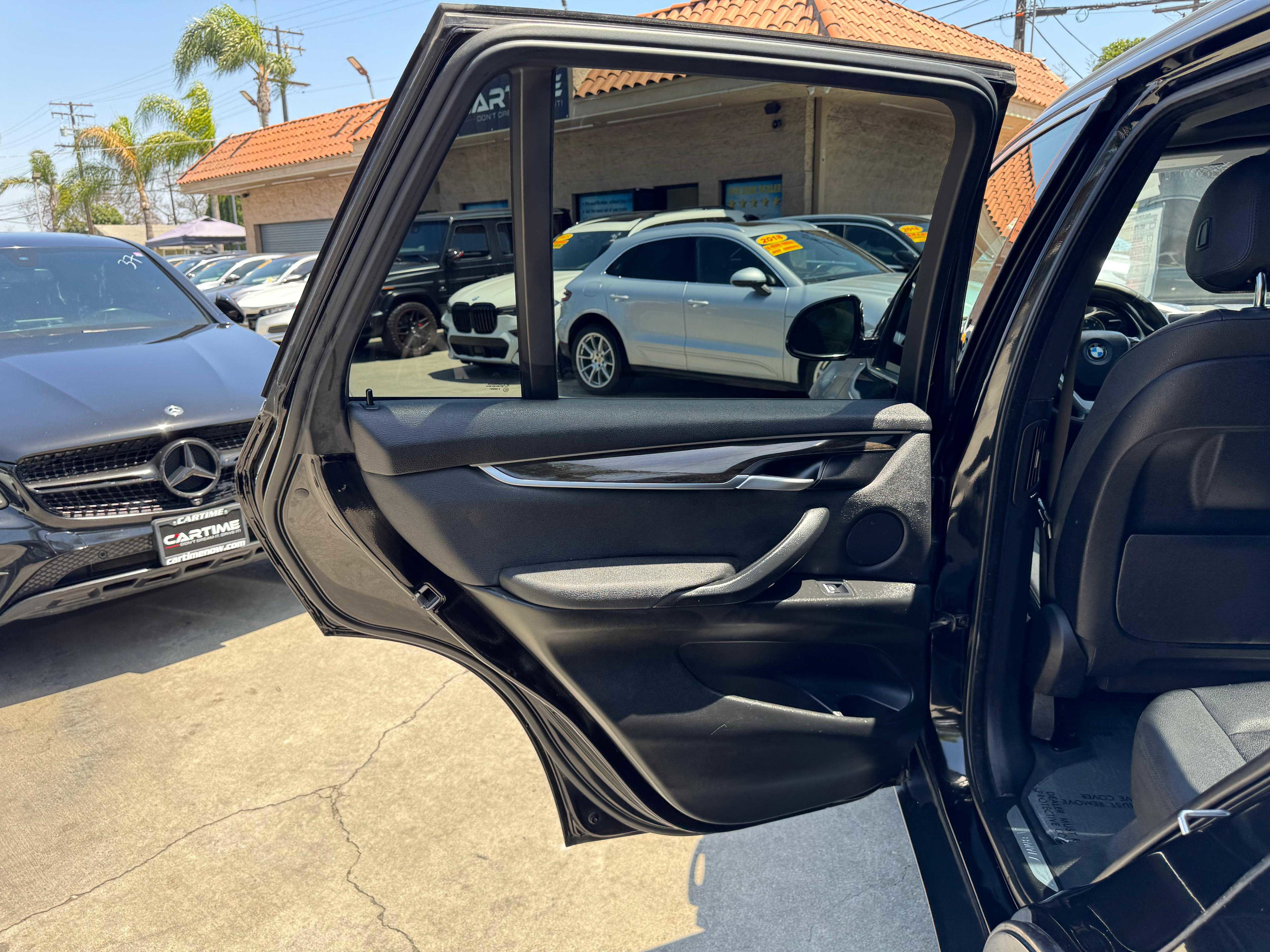 Vehicle image 30 of 69