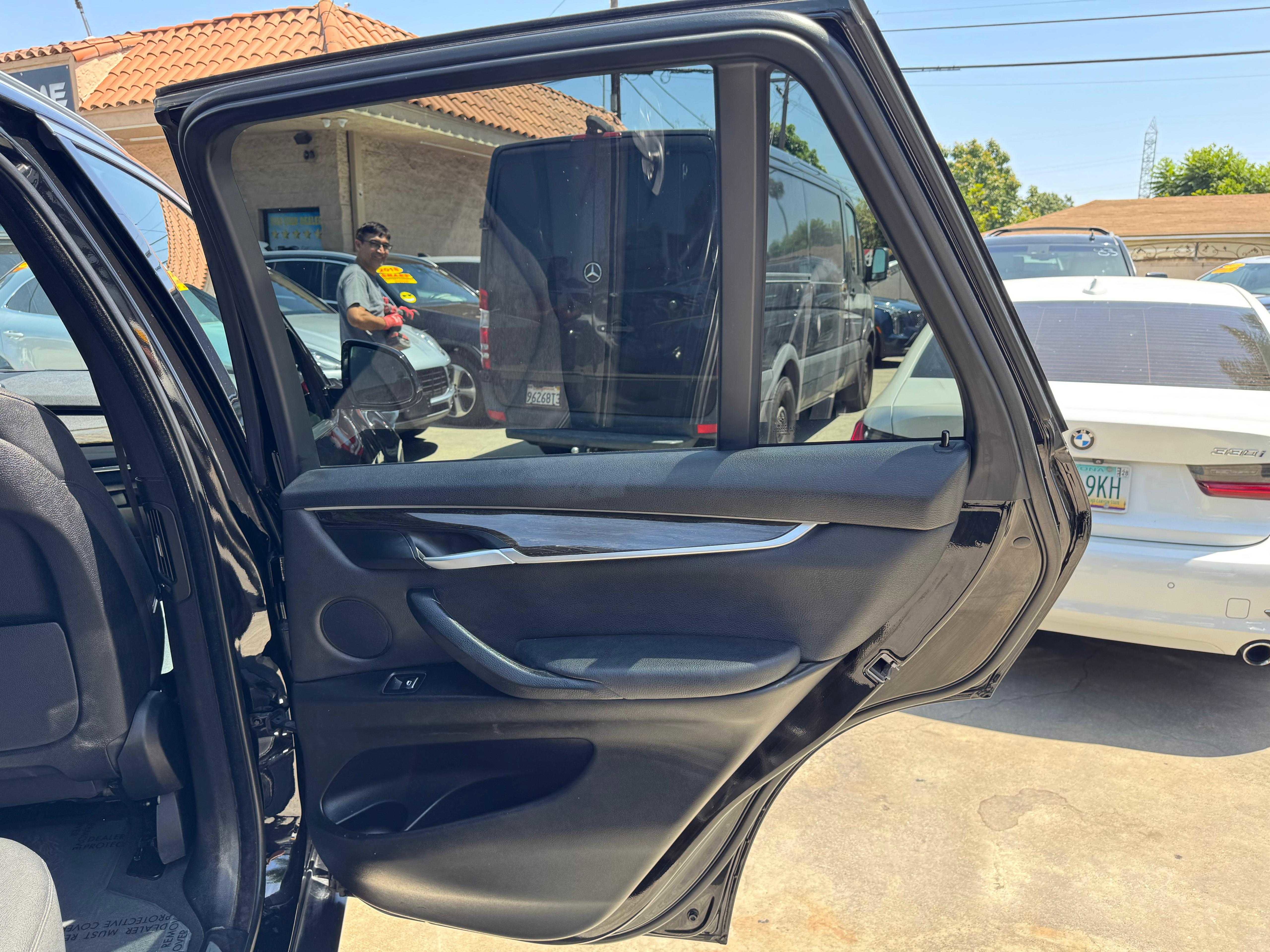 Vehicle image 66 of 69