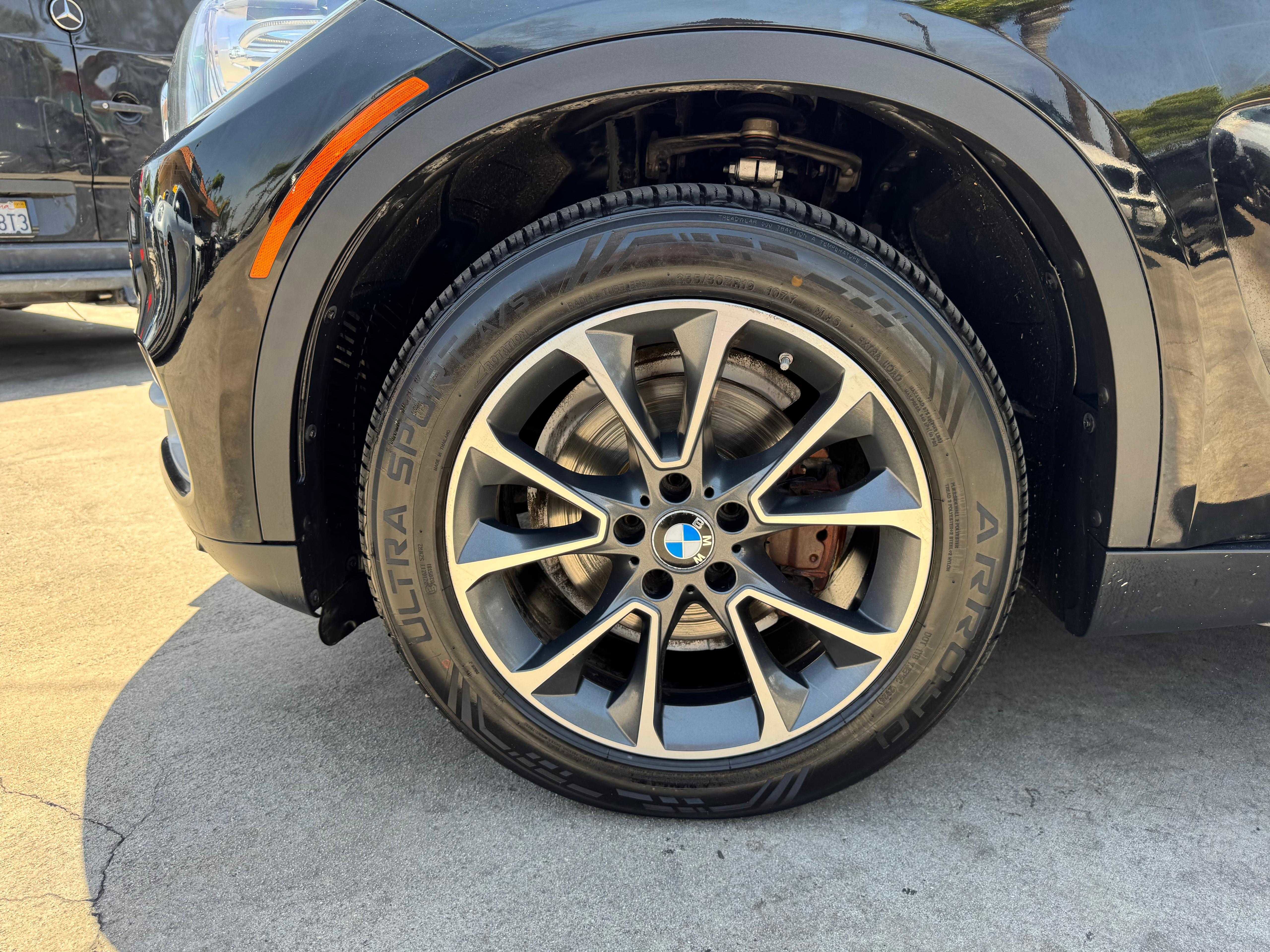 Vehicle image 13 of 69