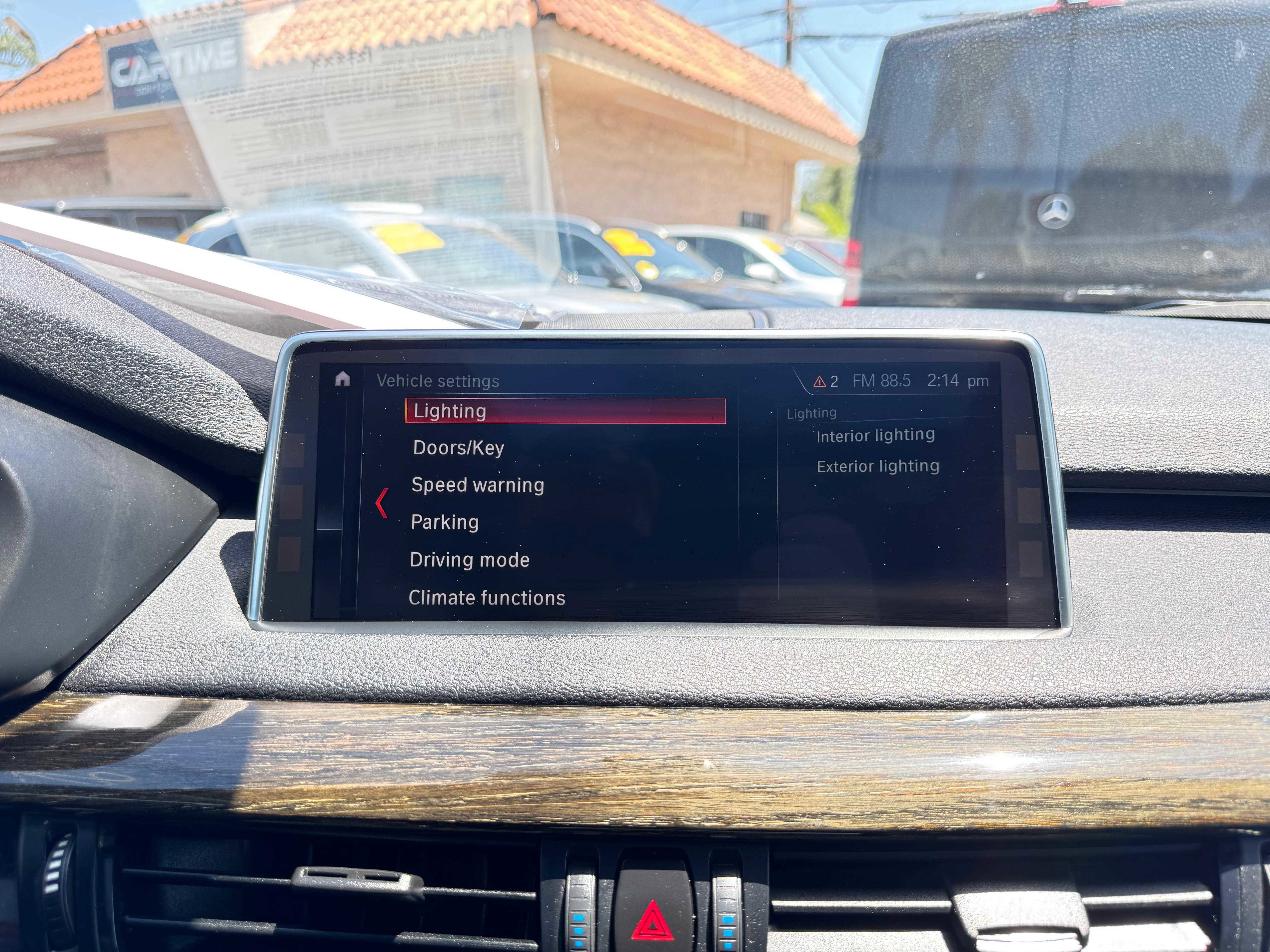 Vehicle image 37 of 69
