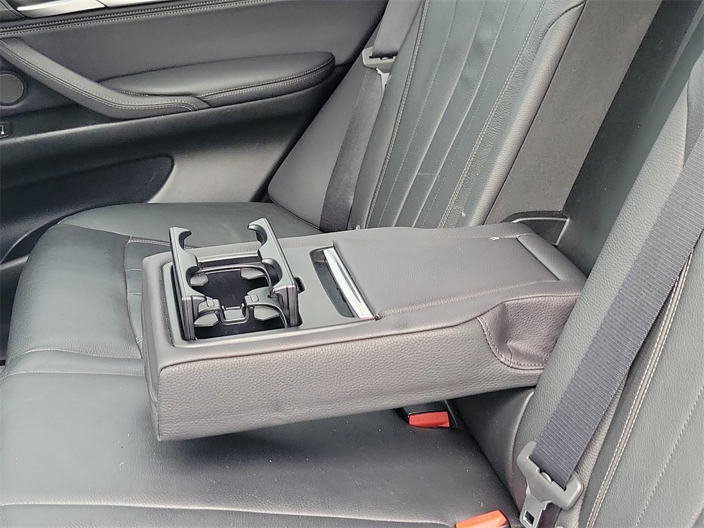 Vehicle image 28 of 36