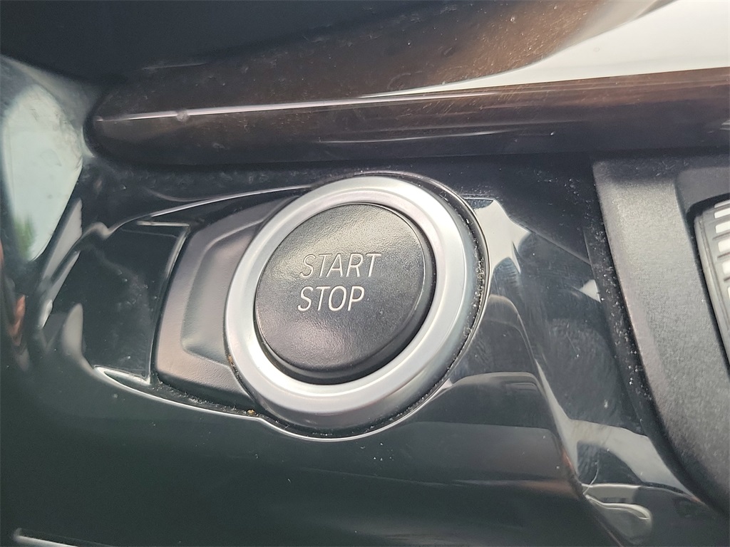 Vehicle image 26 of 36