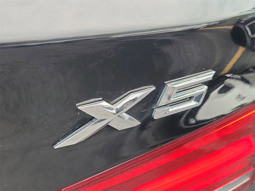 Vehicle image 35 of 36