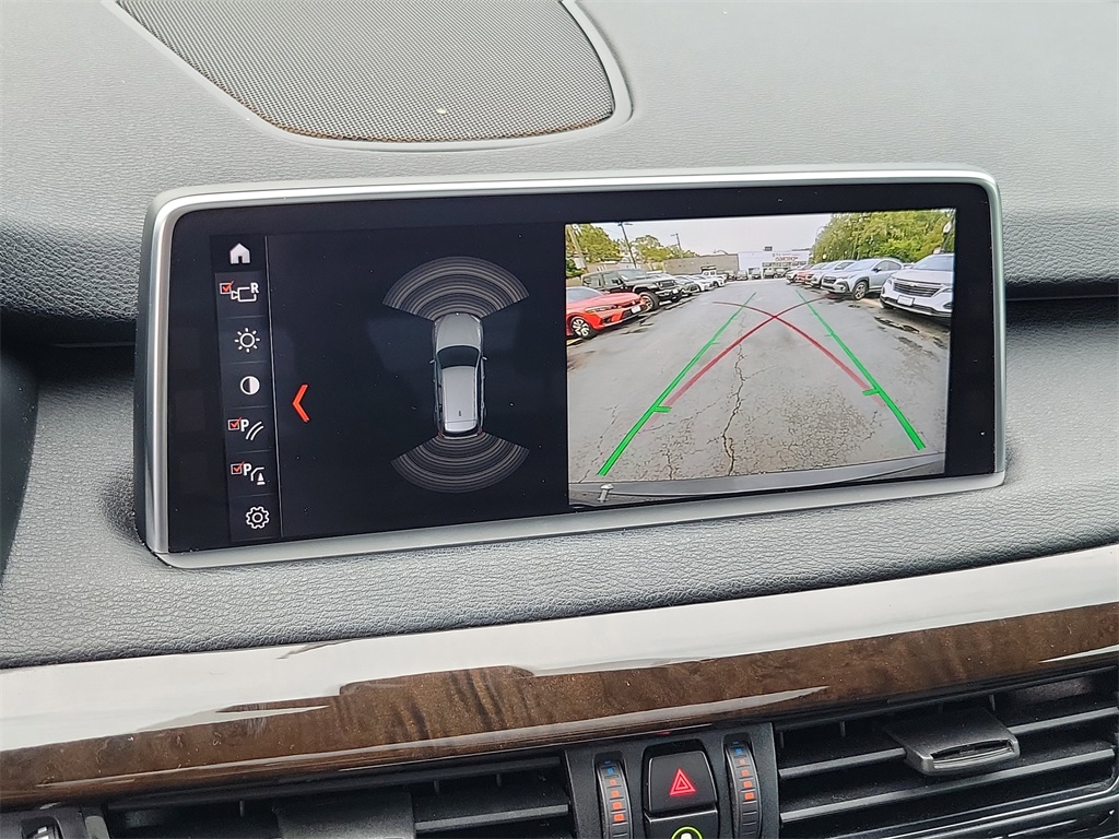 Vehicle image 21 of 36