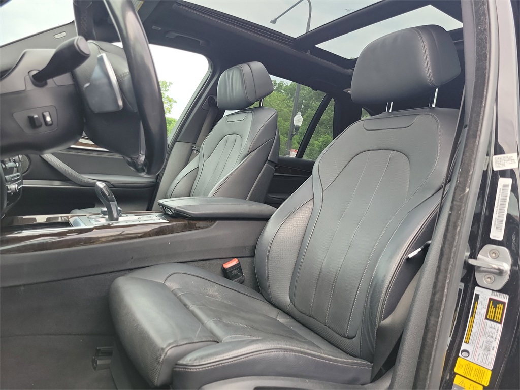 Vehicle image 8 of 36