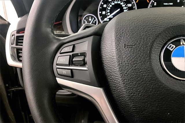Vehicle image 17 of 34