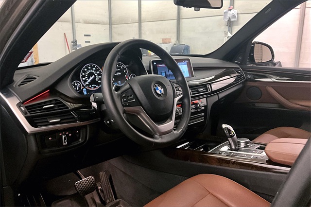 Vehicle image 13 of 34