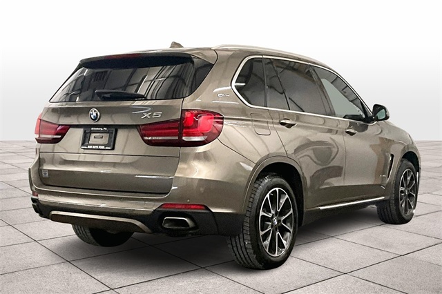 Vehicle image 4 of 34