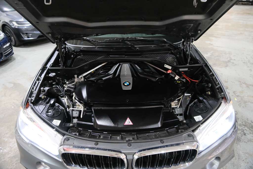 2018 BMW X5 xDrive50i Image 10 of 41