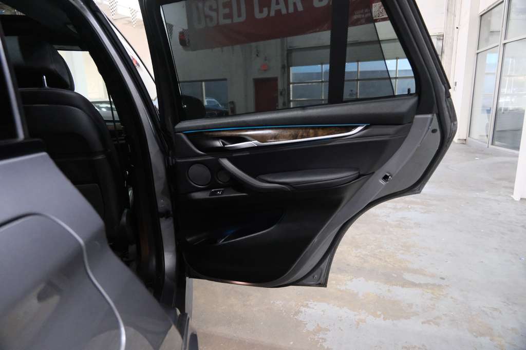 2018 BMW X5 xDrive50i Image 33 of 41