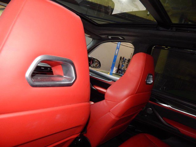 Vehicle image 18 of 29