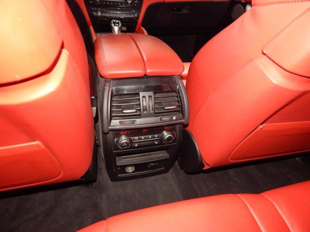 Vehicle image 19 of 29