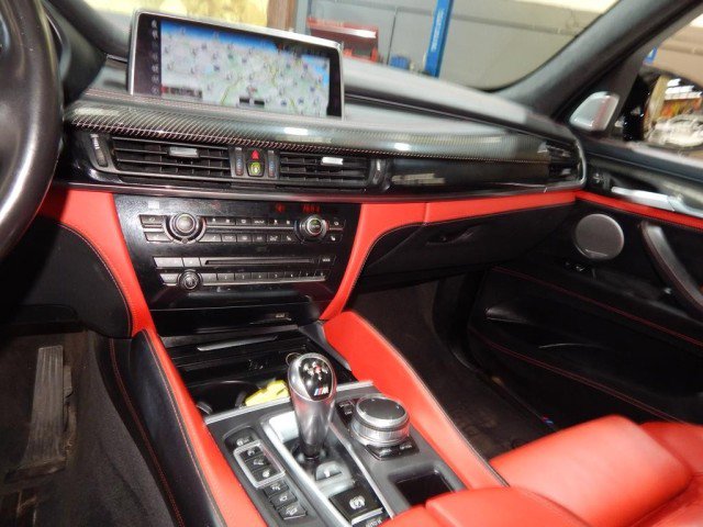 Vehicle image 24 of 29