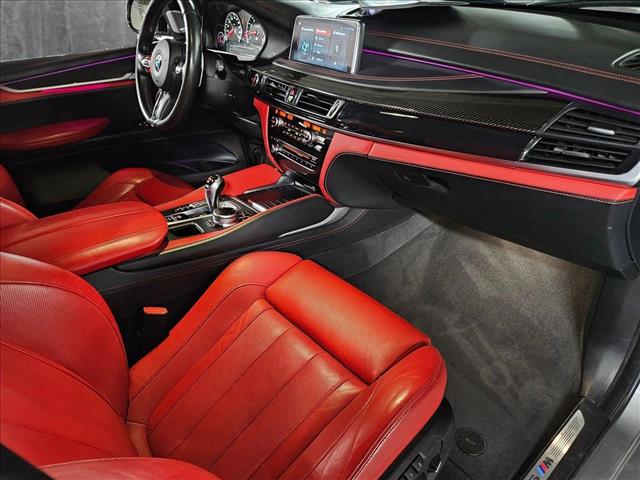Vehicle image 14 of 25