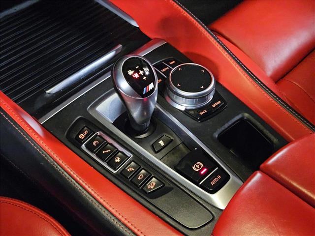 Vehicle image 21 of 25