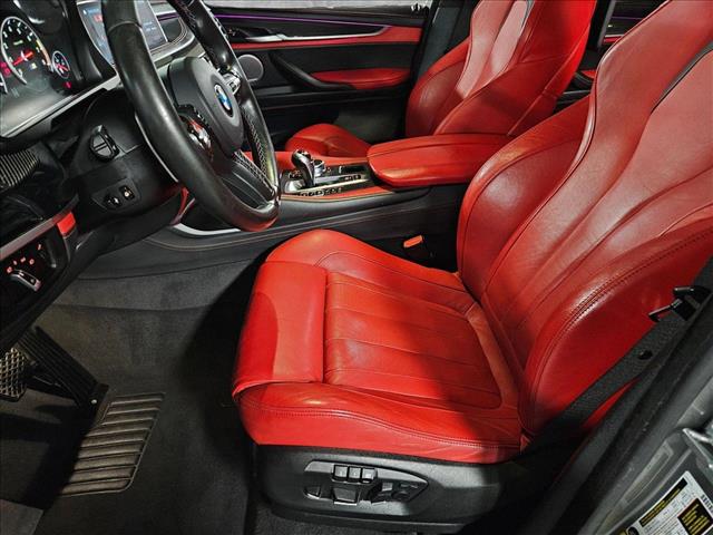 Vehicle image 23 of 25