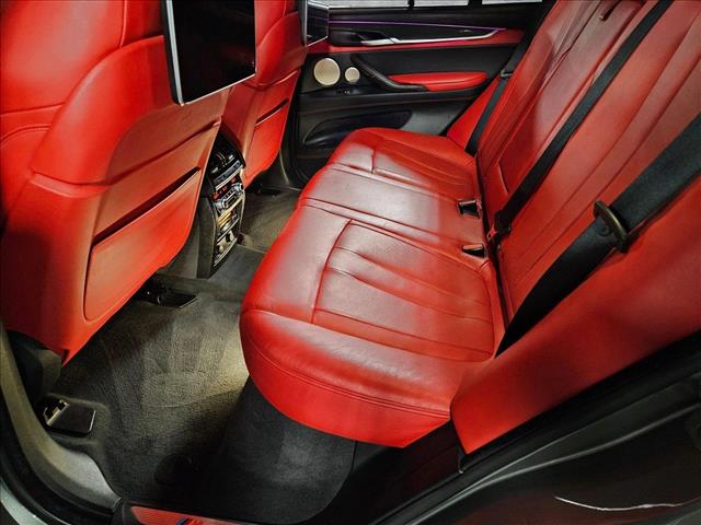 Vehicle image 13 of 25