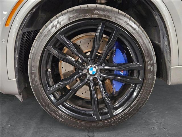 Vehicle image 10 of 25