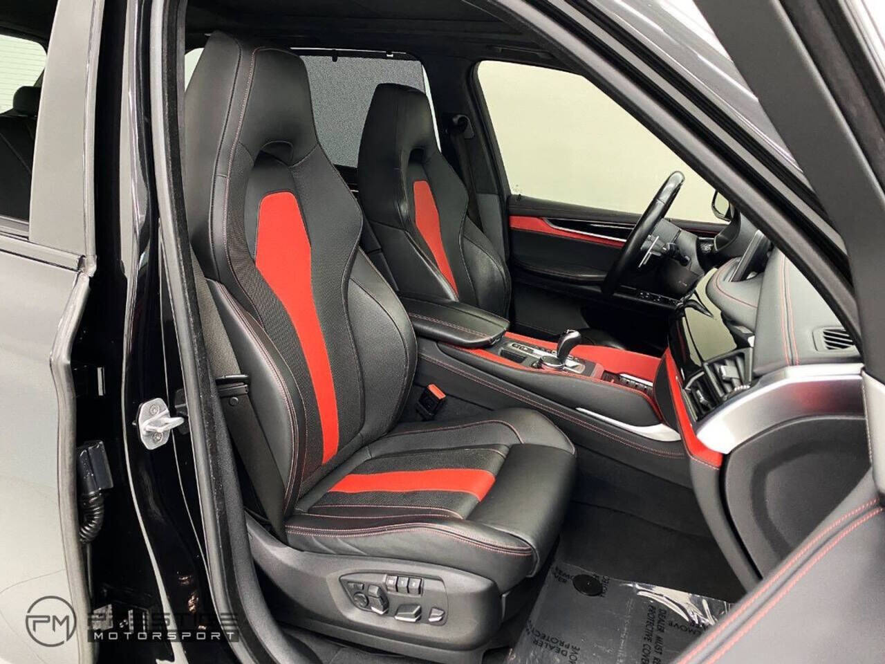 Vehicle image 17 of 48