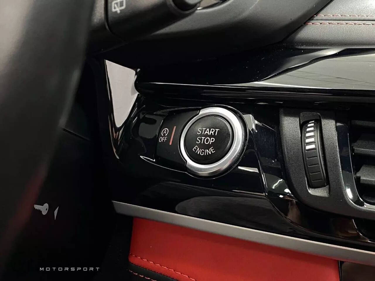 Vehicle image 47 of 48