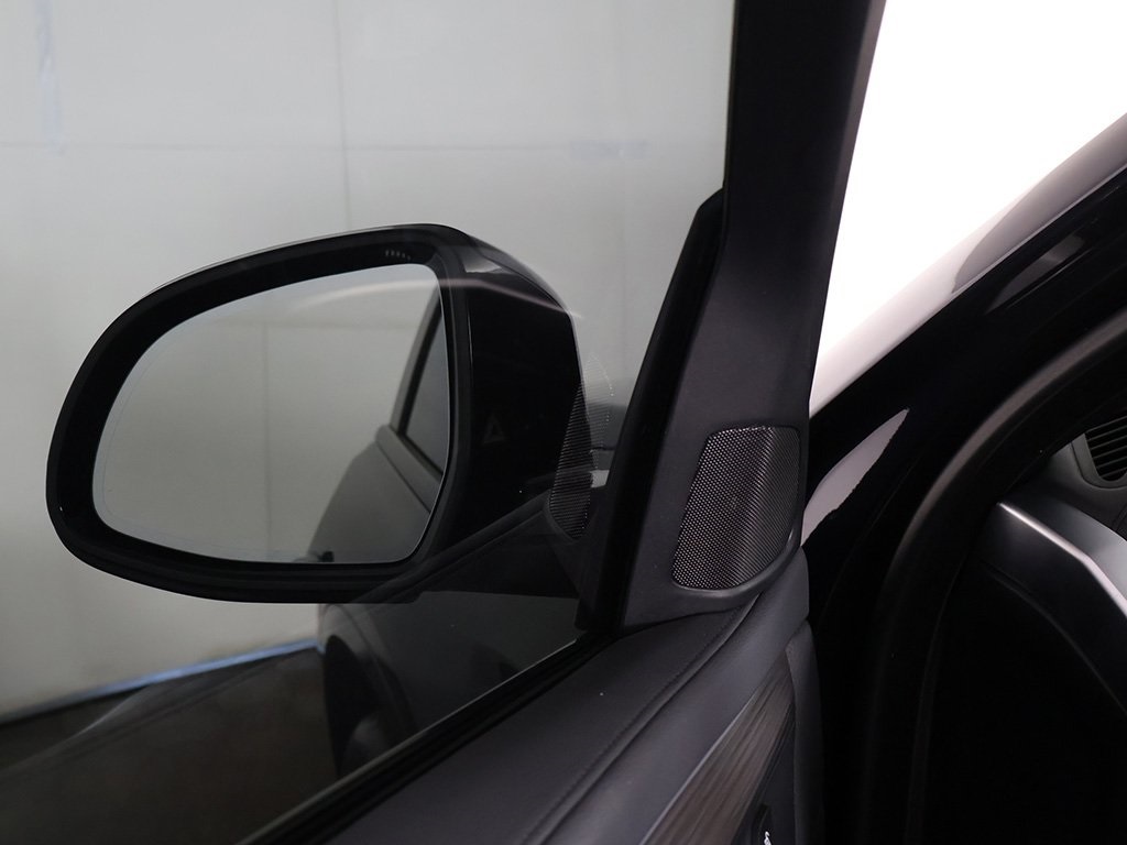 Vehicle image 38 of 60